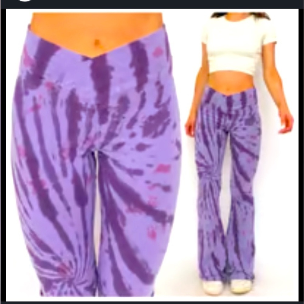 PINK Victoria’s Secret tie-dye crisscross yoga flare pants L athletic activewear